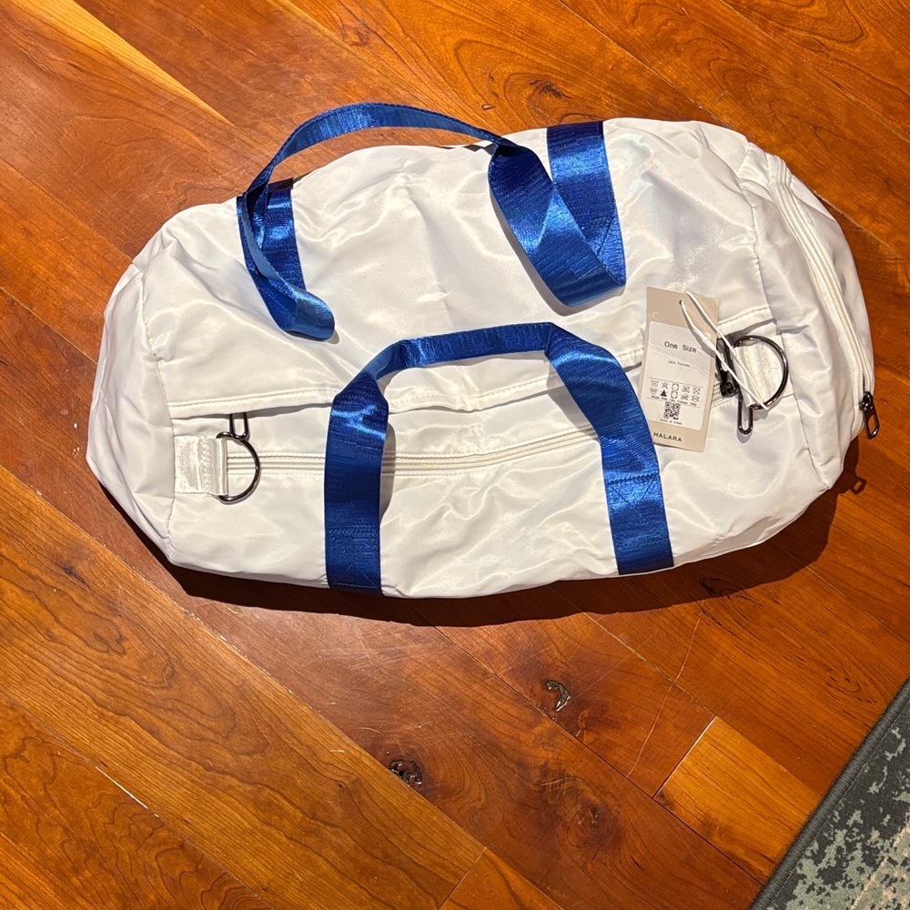 HALARA White Bag with Blue Accents